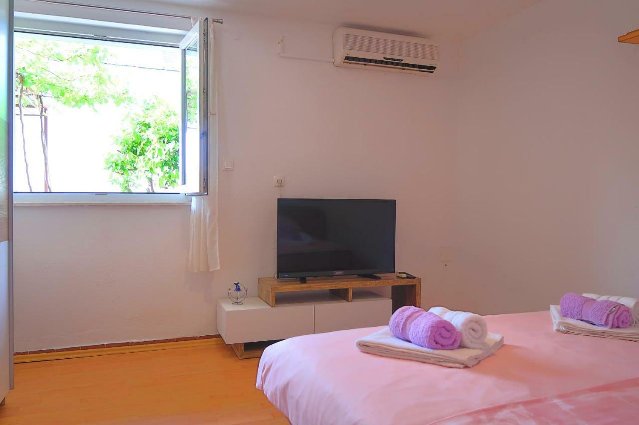 Studio Apartman Mia Stobrec Exterior photo